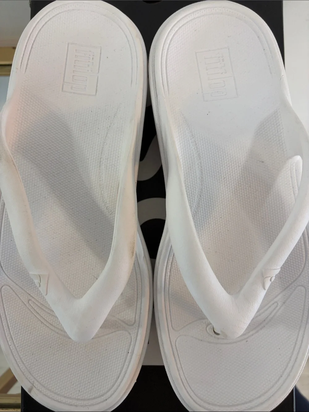 FitFlop White Women's Foam Thong Sandals